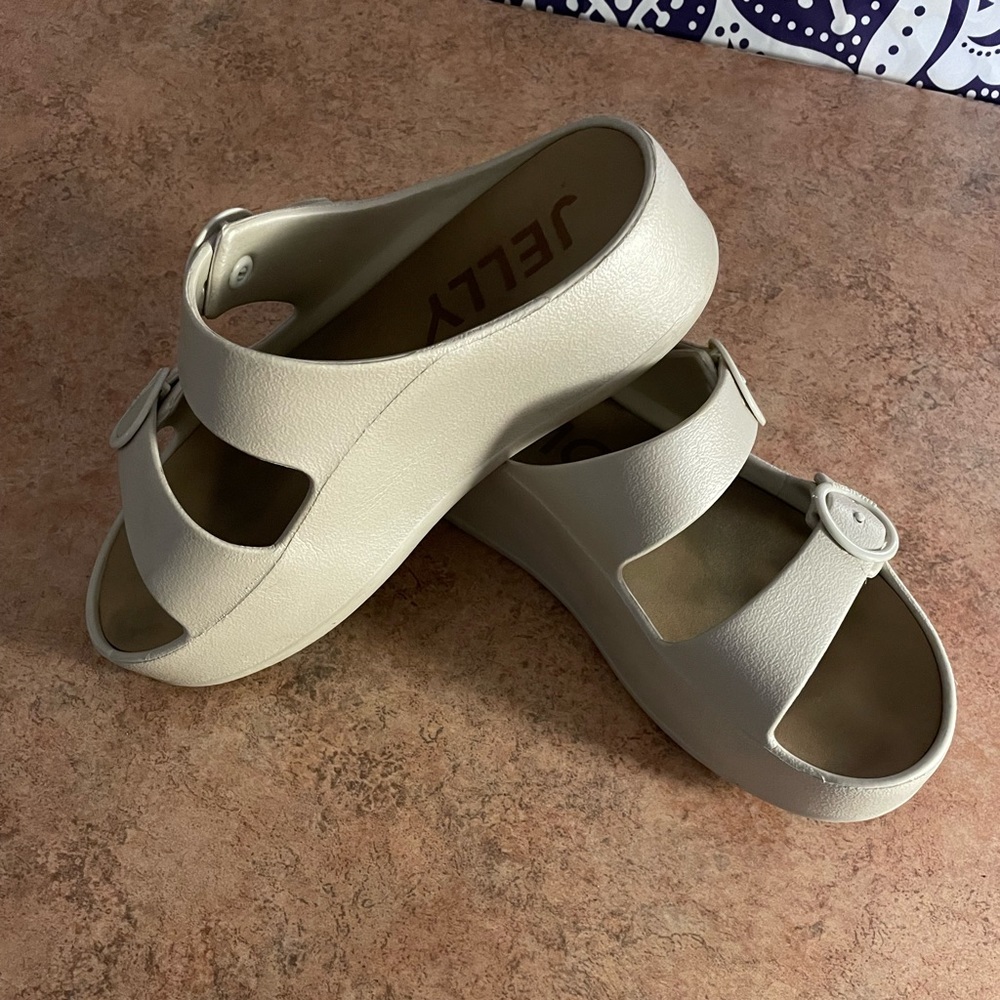 Lemon Jelly light weight sand colored slides - ladies size 41